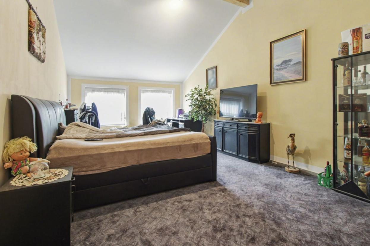 Schlafzimmer I EG (EFH)