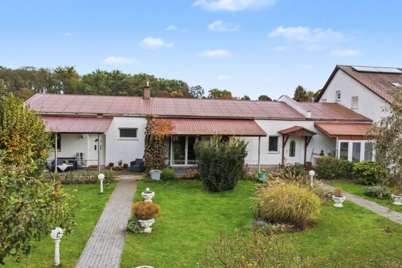Eingangsbereiche & Garten Mietwohnungen