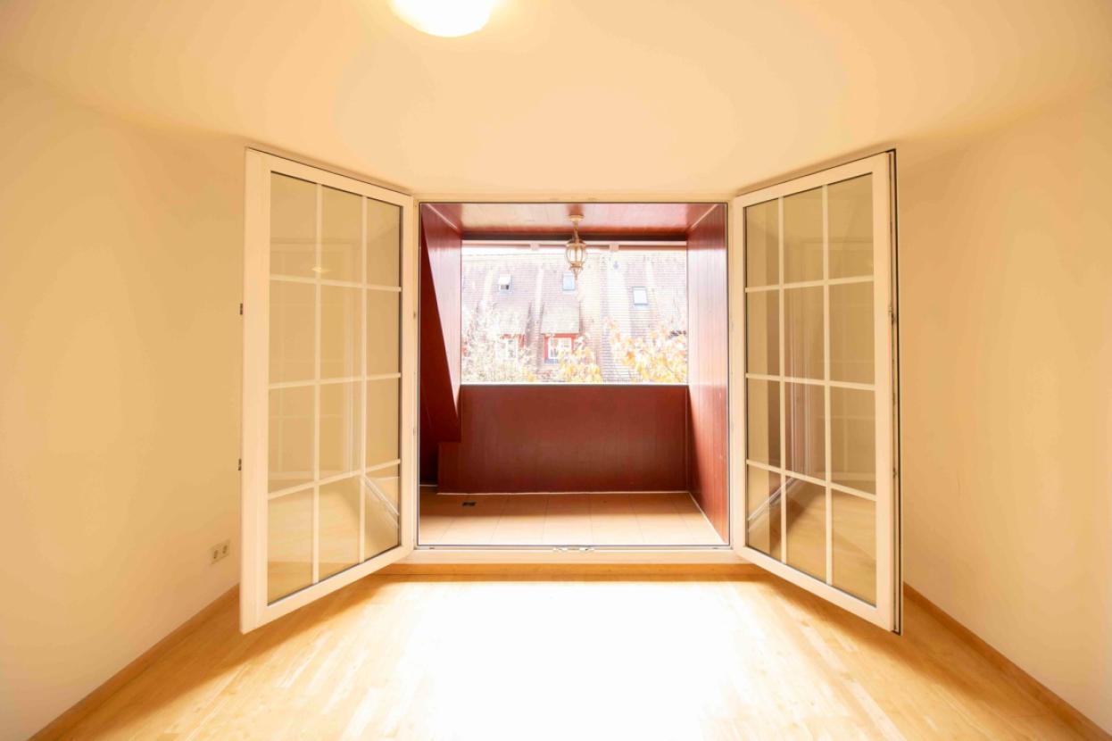 Schlafzimmer 1. OG Loggia