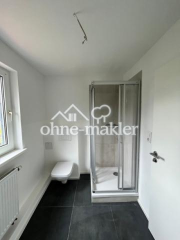 Badezimmer mit Dusche