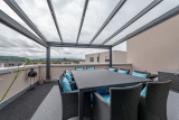 große Dachterrasse m. Pergola u. Markisen