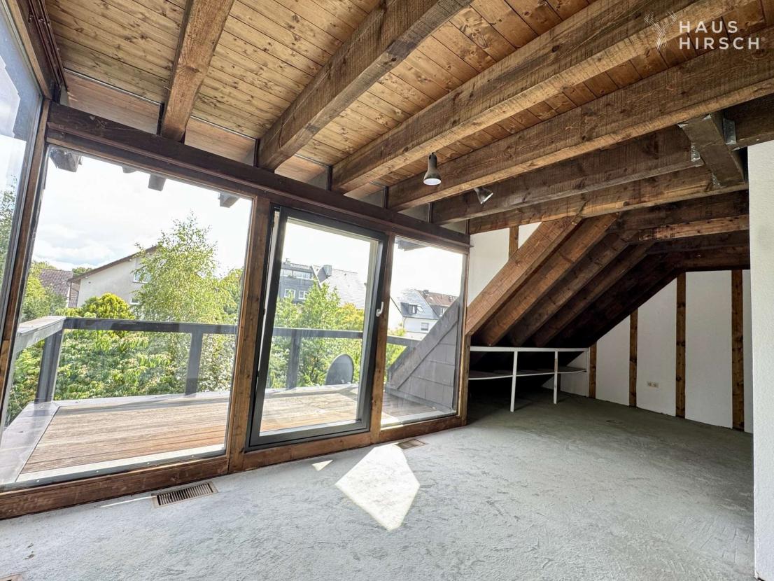 2. Halbobergeschoss Schlafzimmer mit Balkon