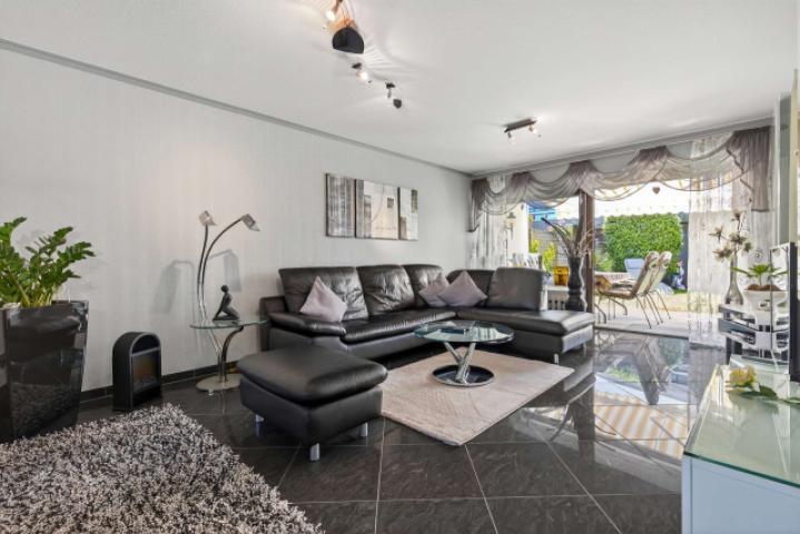 Wohnbereich u. Terrasse