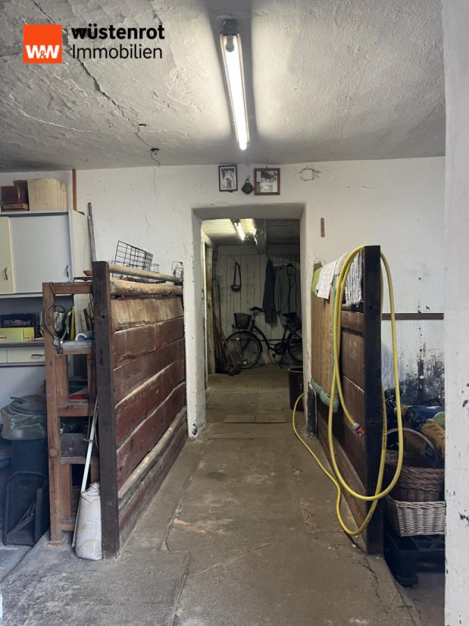 Stall mit Pferdeboxen