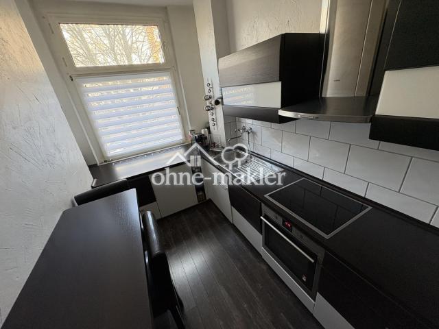 Küche mit Einbauküche