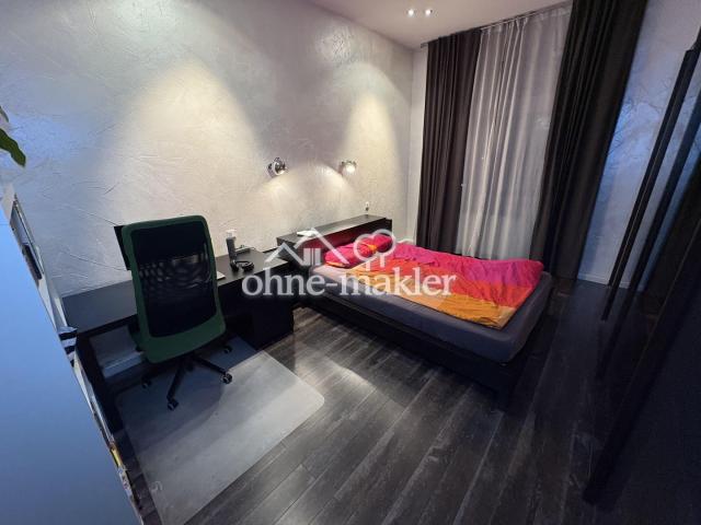 Schlafzimmer + Arbeitsbereich