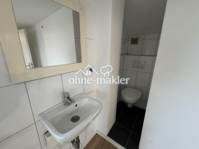 Extra Waschbecken mit WC