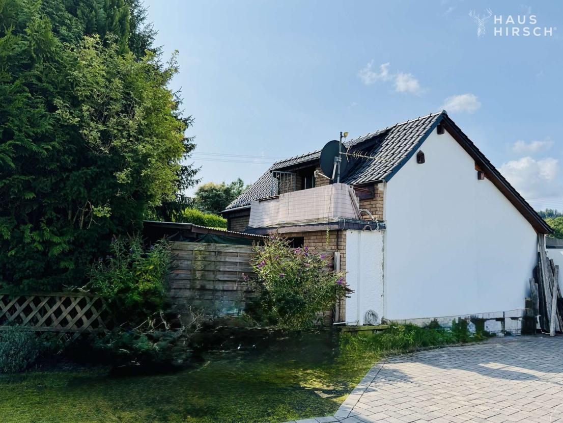 seitliche Hausansicht