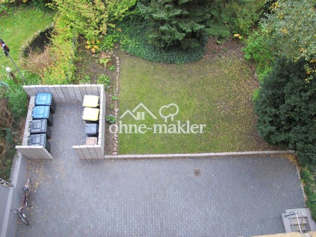 neu gestalteter Hof mit Garten