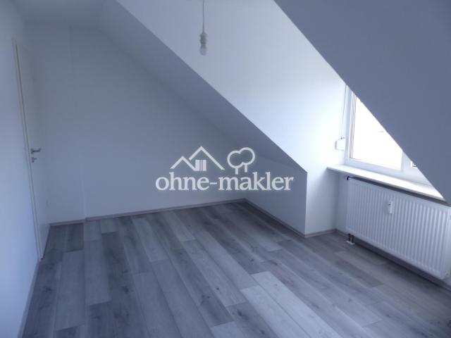 Kind / Büro / Schlafen