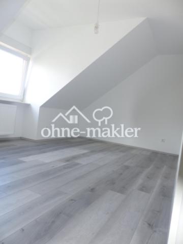 Kind / Büro / Schlafen