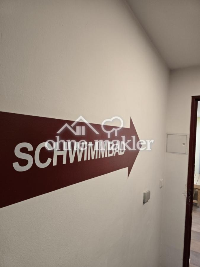 Eingang Schwimmbad
