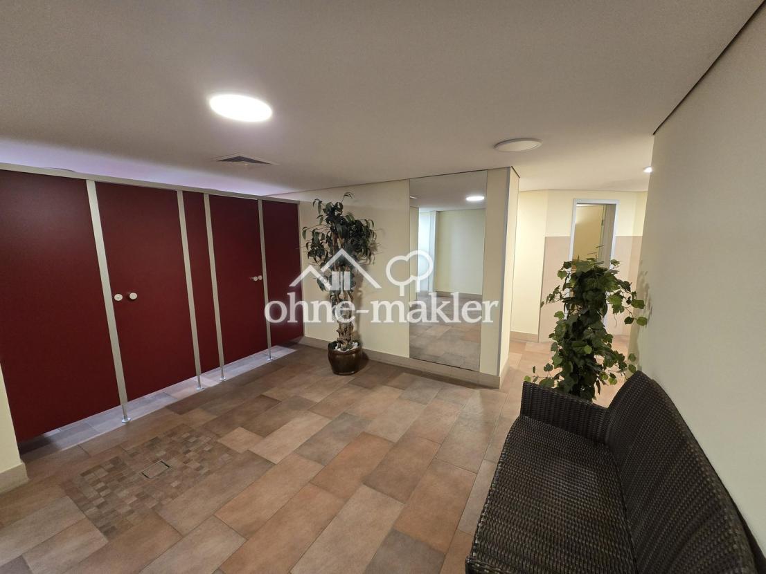 Eingang / Umkleiden Schwimmbad