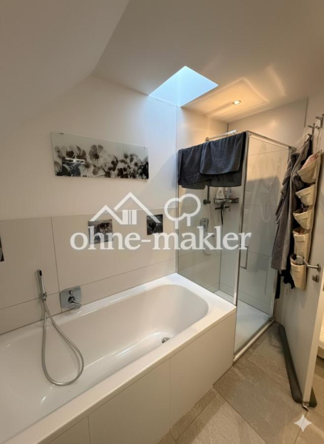 Bad (Dusche & Badewanne)