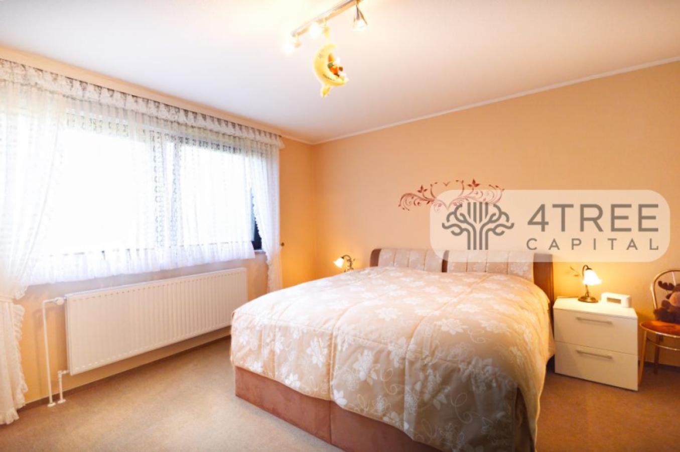 Großes Schlafzimmer