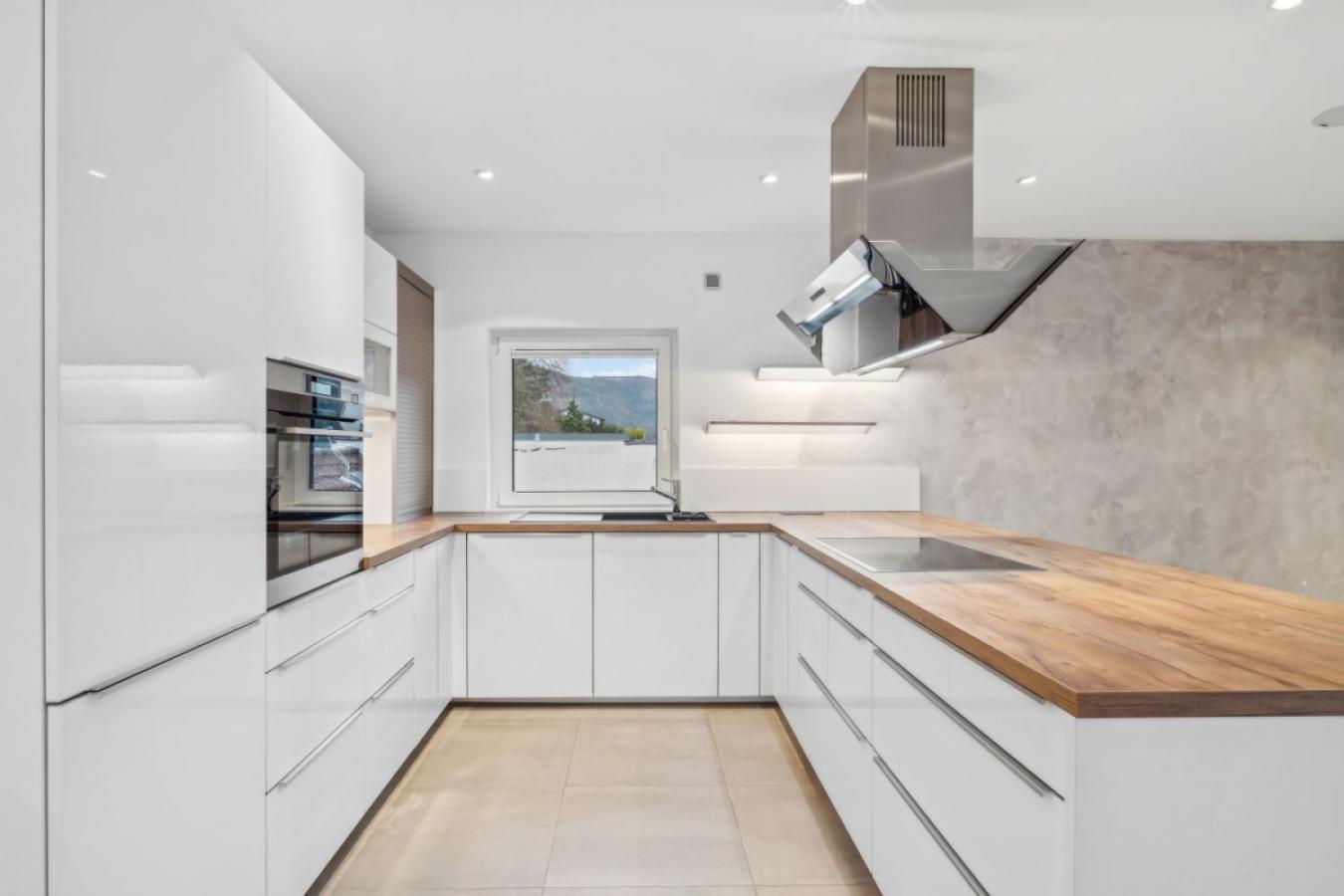 Hochmoderne Einbauküche