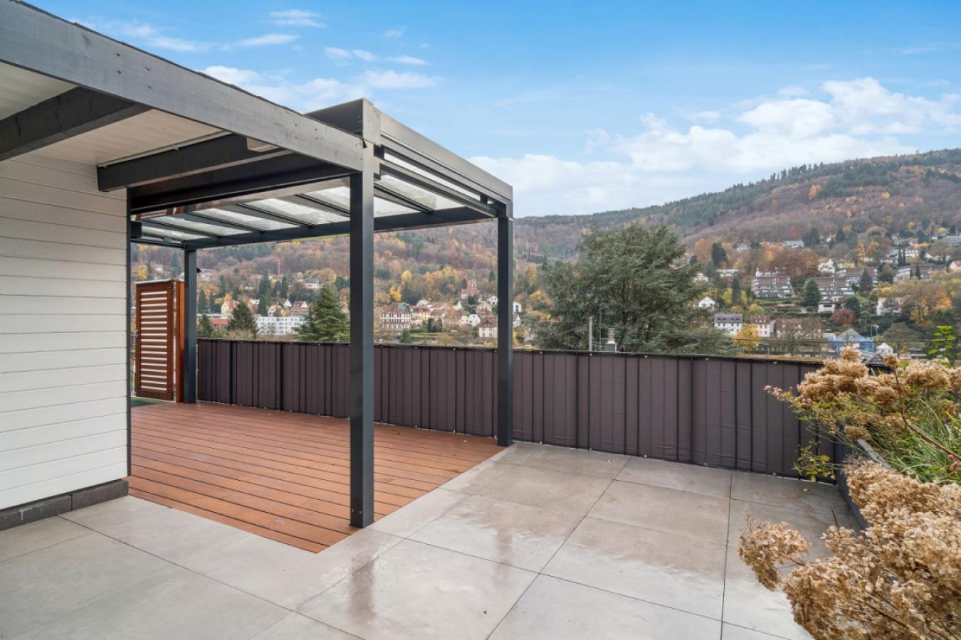 Freisitz mit Platz für Jacuzzi & Sauna