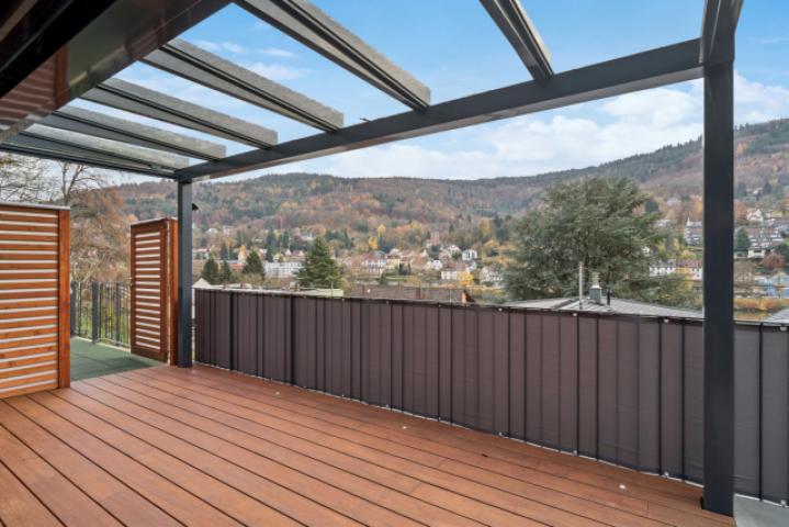 Berg-Freisitz mit Neckarblick