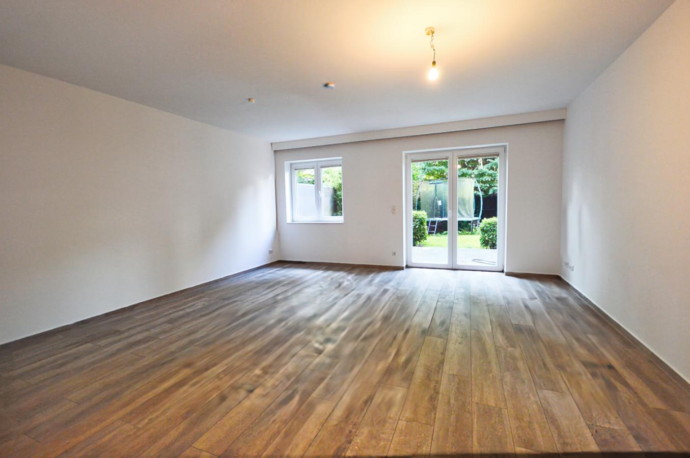 Wohnzimmer mit Terrassenzugang