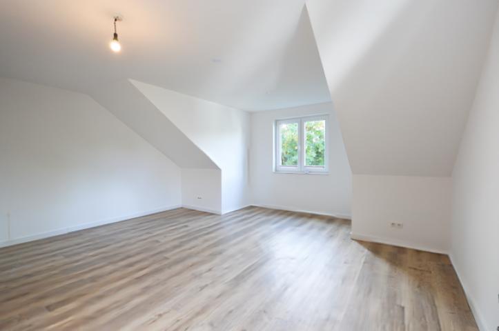 Studio mit Gaube zum Garten