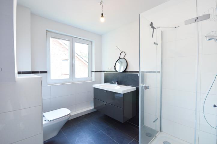 Duschbad mit Gaube im DG