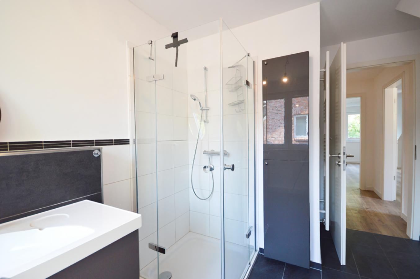 Duschbad zum Studio im DG