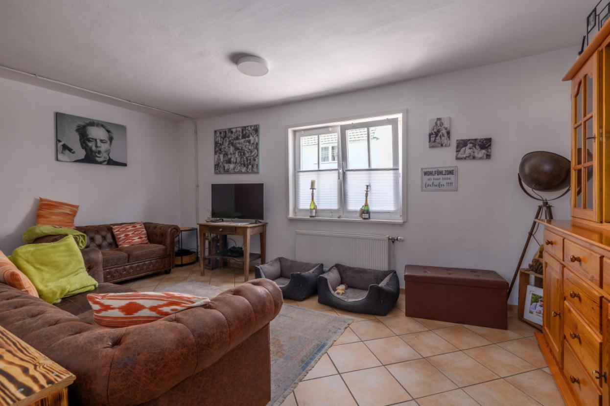 Betreiberwohnung Wohnzimmer