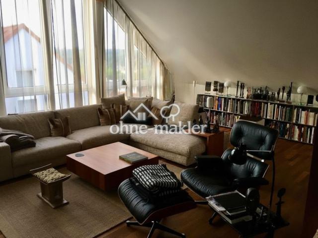 Wohnzimmer möbliert