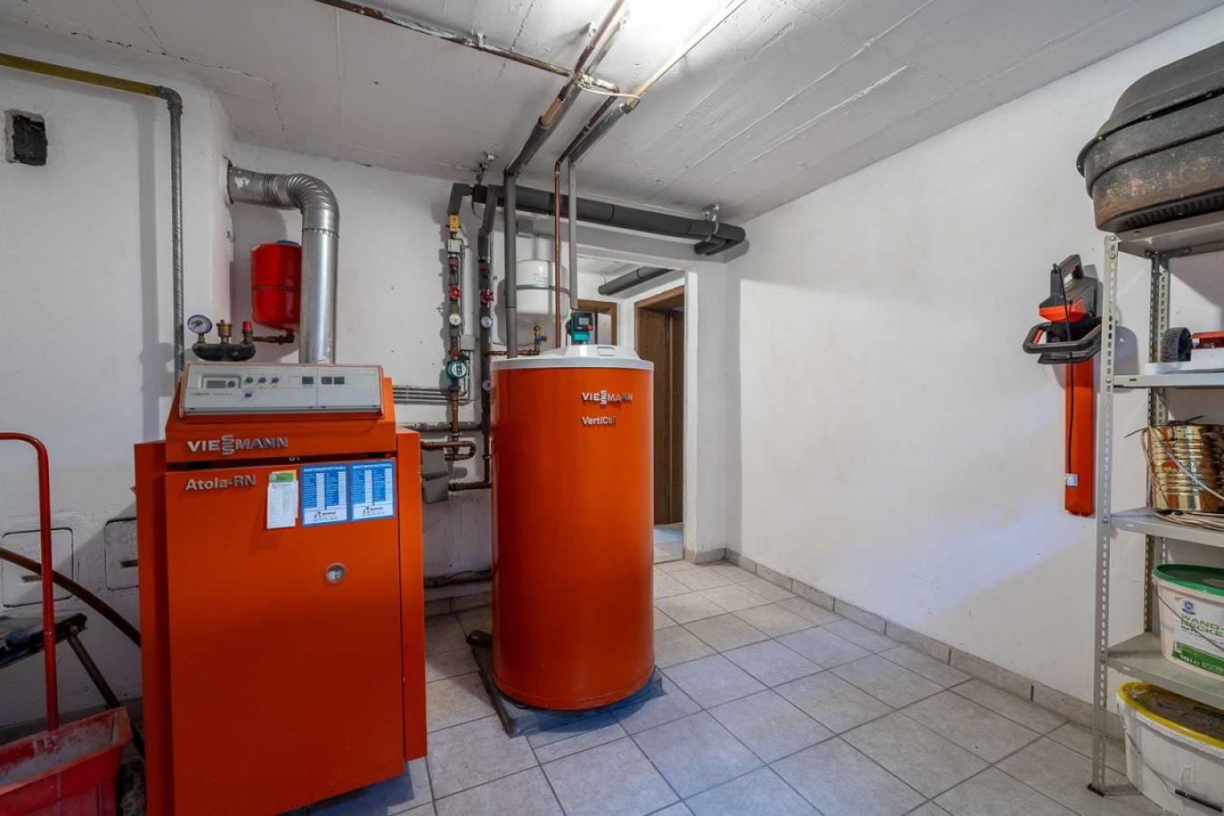 Gefliester Keller & Heizung