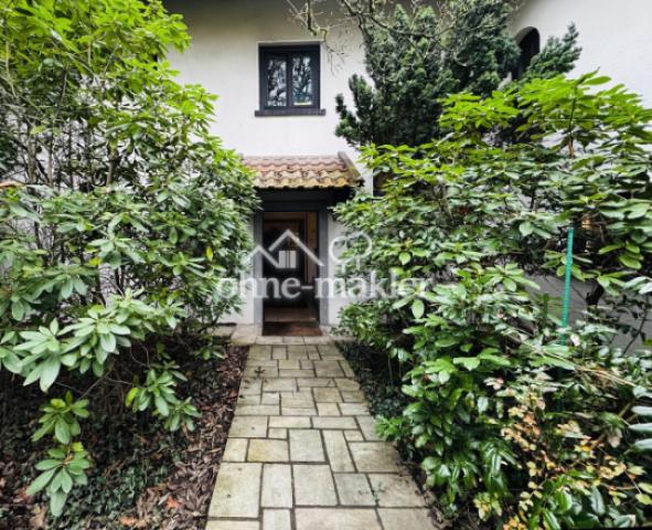 Einer der Eingänge ins Haus