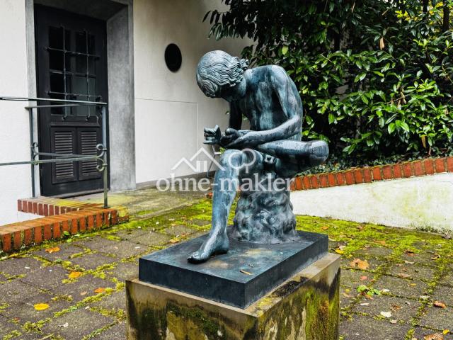 Hof zu Küchenseite und Garten