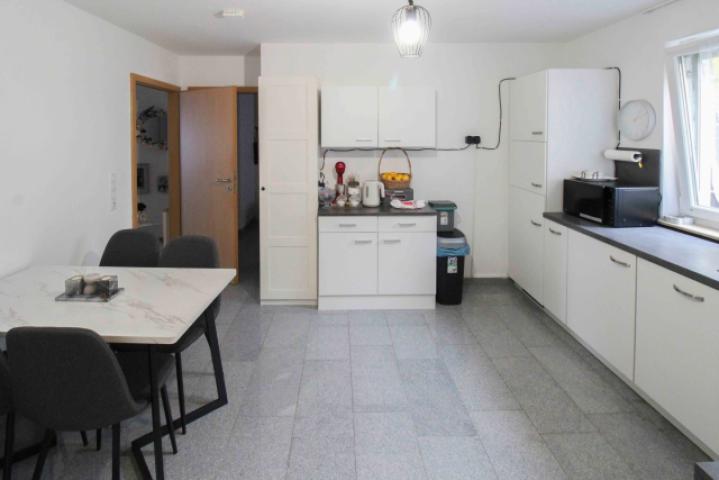 Küche und Tisch EG