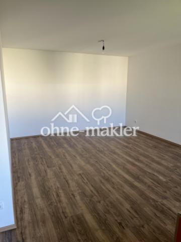 Lichtdurchflutetes Wohnzimmer