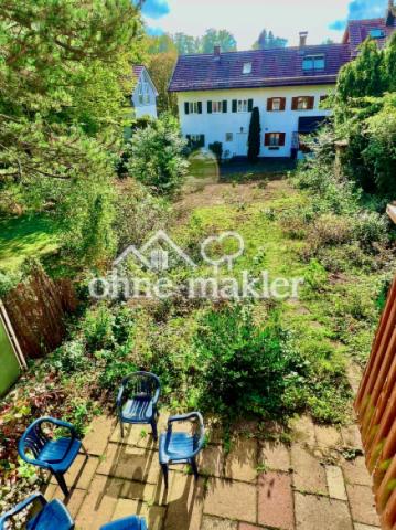 Balkonblick auf Terasse+Garten