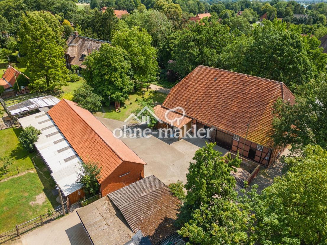 Stallanlagen und Scheune