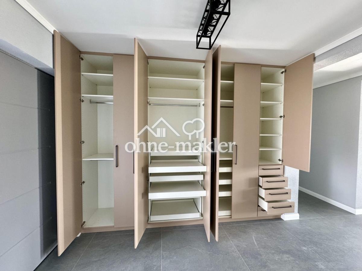 Garderobenschrank
