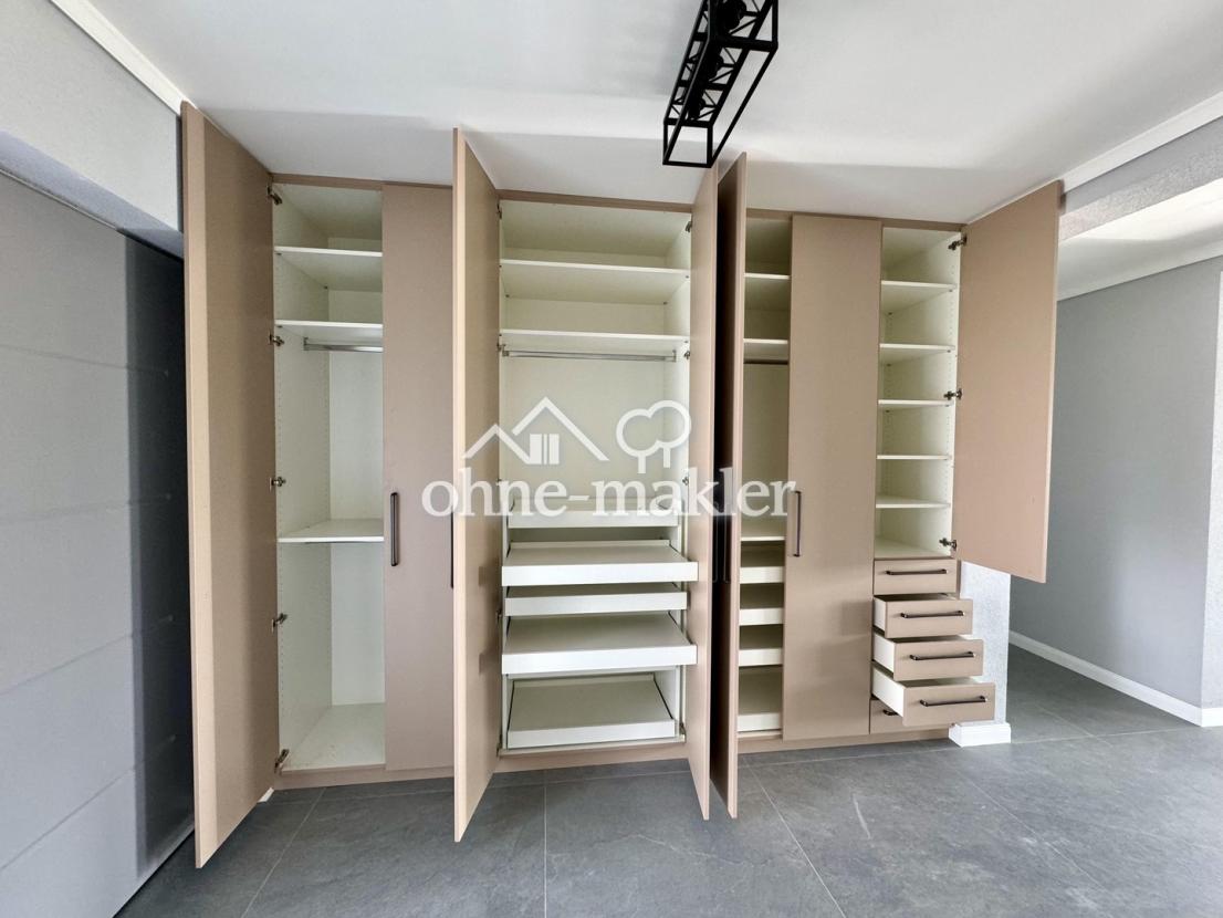 Garderobenschrank