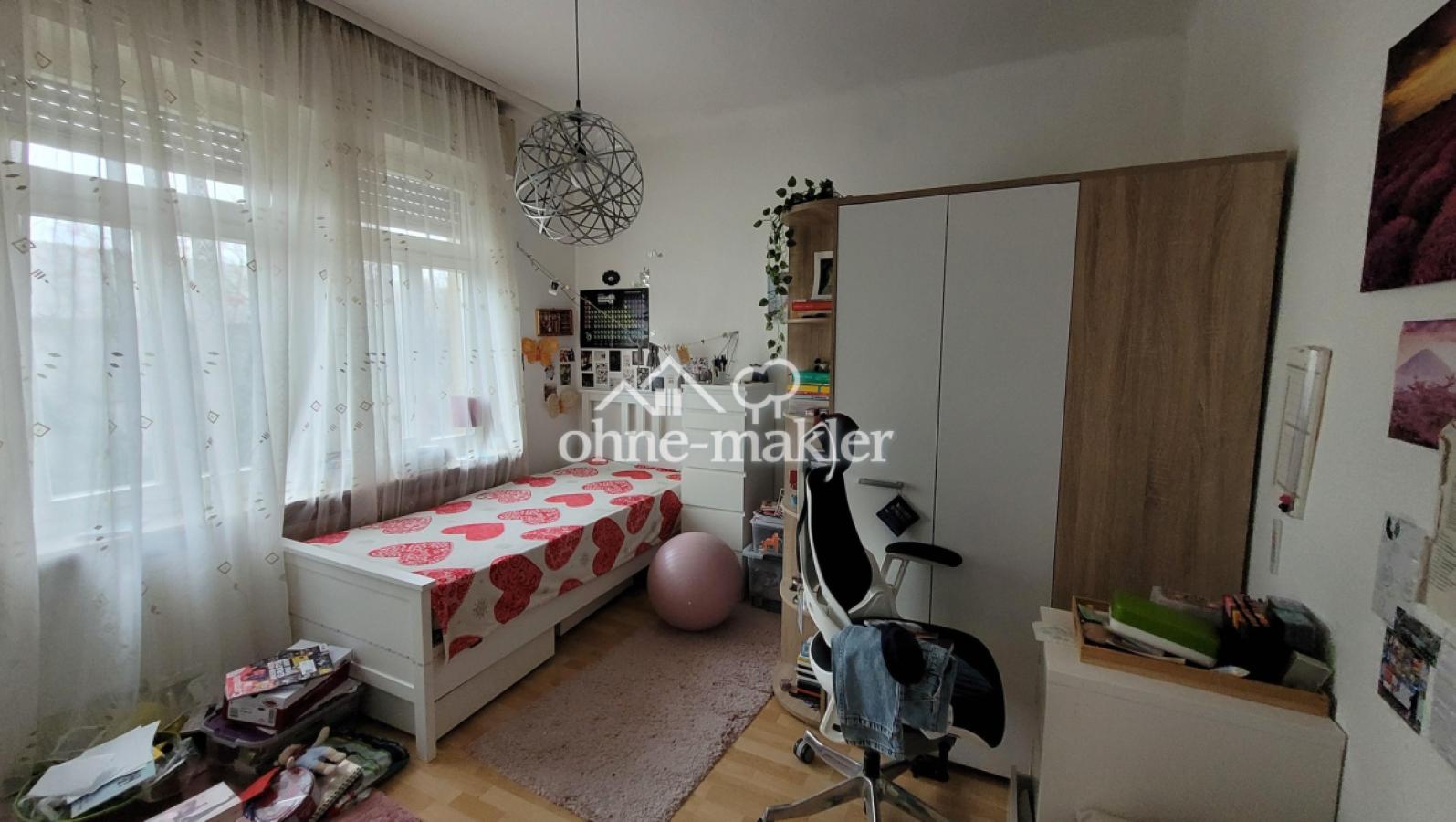 Schlaf-/Kinderzimmer 1