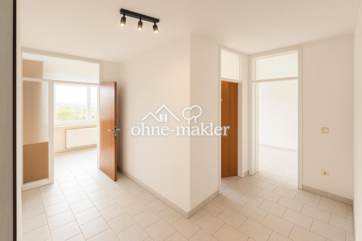 Flur: Wohnzimmer, Bad, Küche