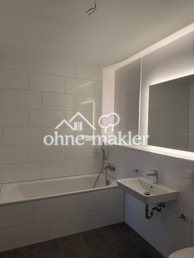 Großes Badezimmer Ansicht 1