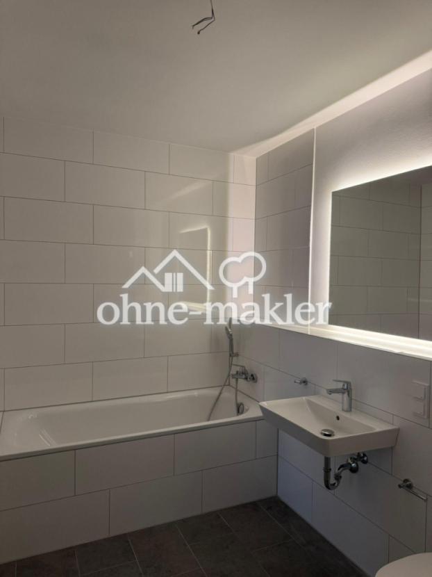 Großes Badezimmer Ansicht 1