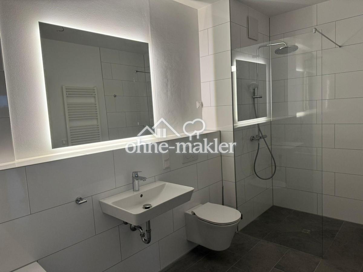 Großes Badezimmer Ansicht 2