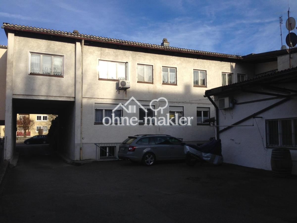 Rückseitenansicht / Hof