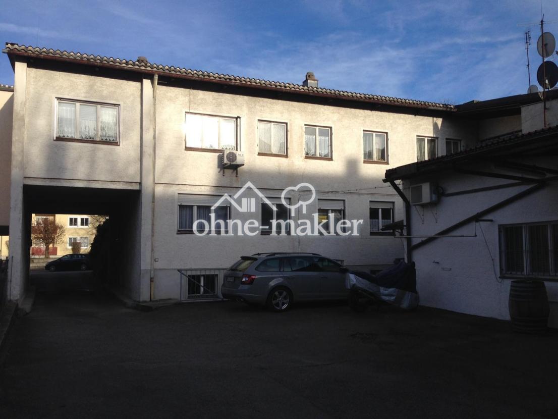 Rückseitenansicht / Hof