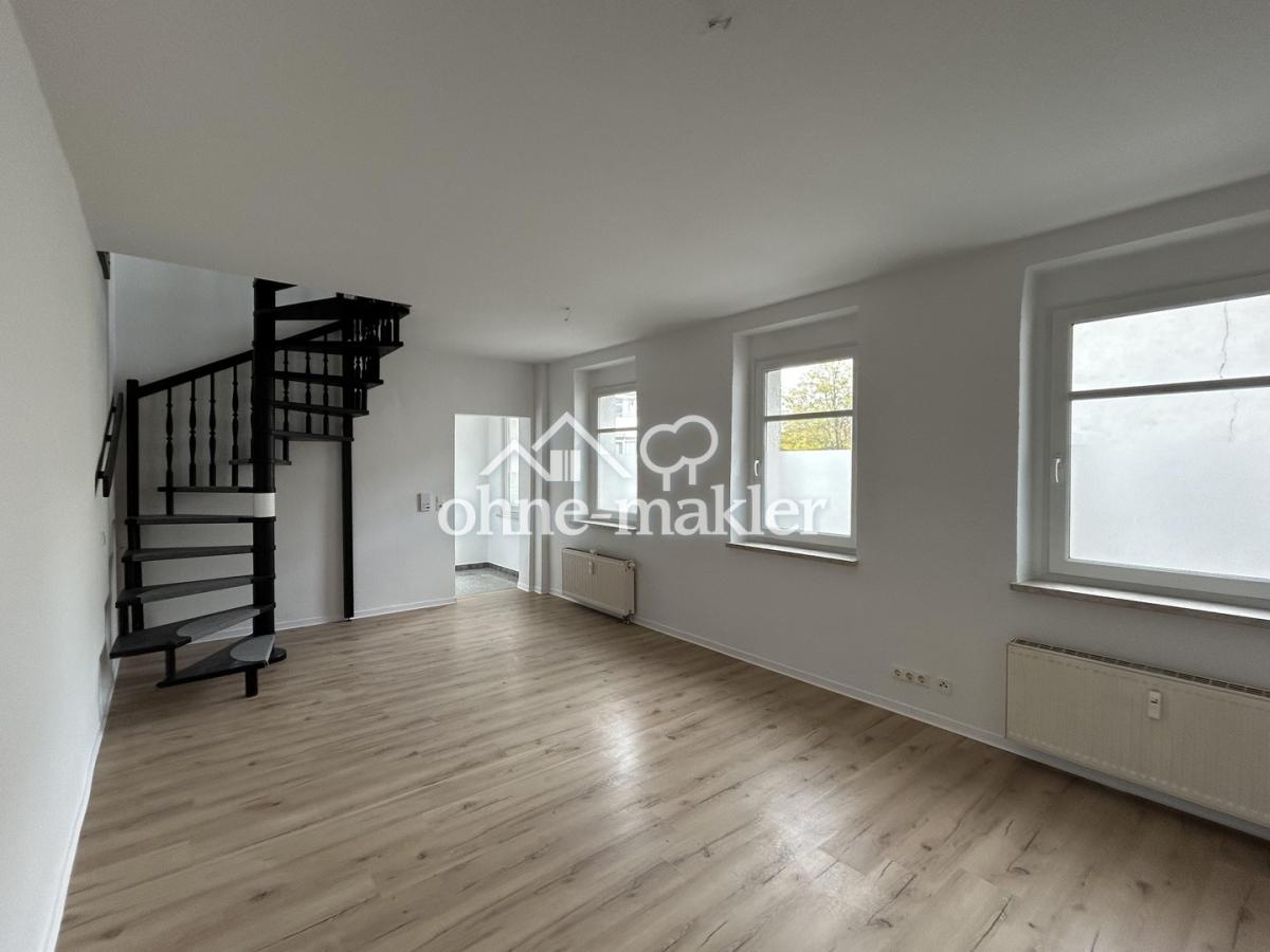 Wohnzimmer ohne Möbel 2