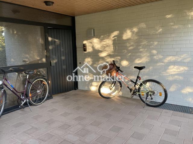 überdachter Eingang