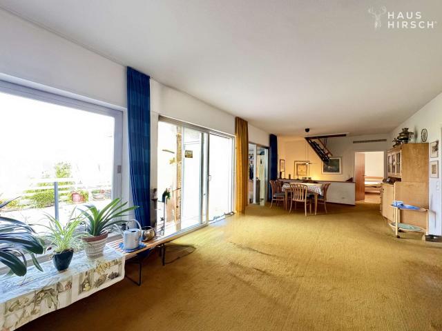 OG Entrée mit Zugang auf den Balkon