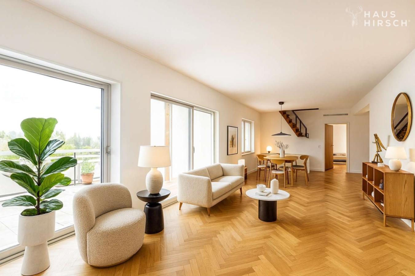 OG repräsentatives Entrée mit Zugang auf den Balkon - Beispiel Foto nach Renovierung