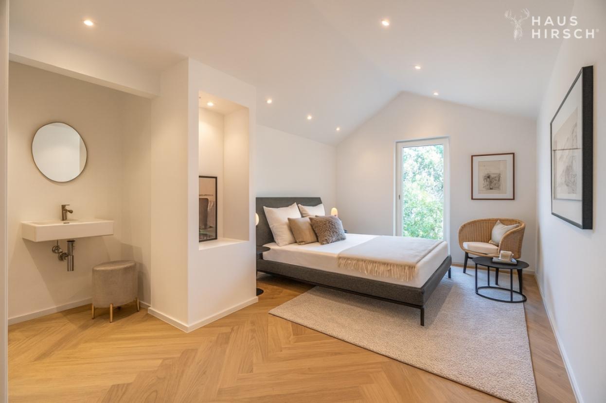 OG Schlafzimmer mit Wasseranschluss und Zugang oberer Garten - Beispiel Foto nach Renovierung