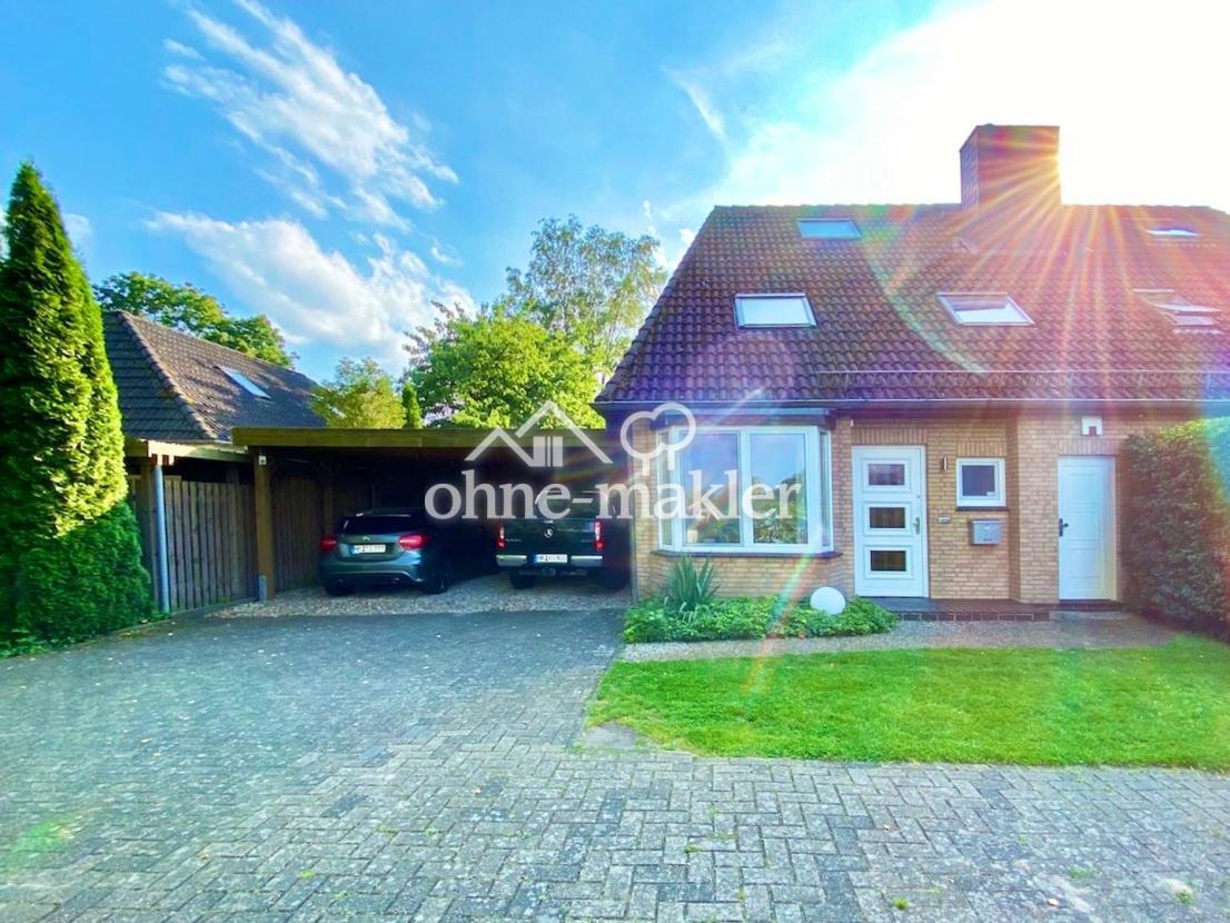 Frontansicht mit Doppelcarport